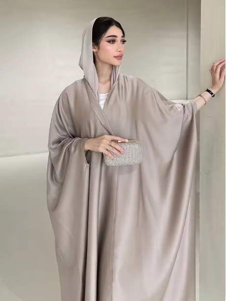 ثوب نسائي إسلامي من الشرق الأوسط – ساتان خفيف وأني...